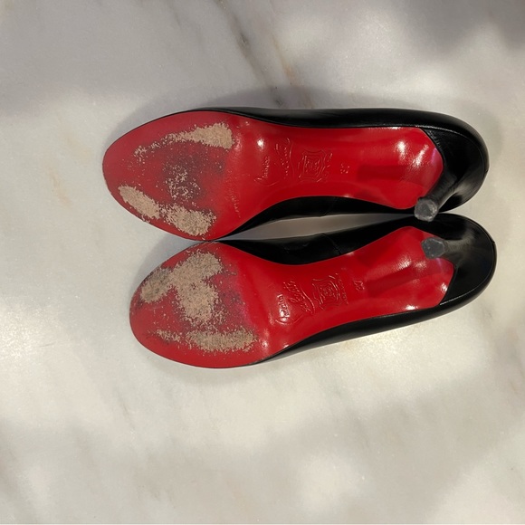 Christian Louboutin 85mm Simple Pump in black. - Picture 4 of 6